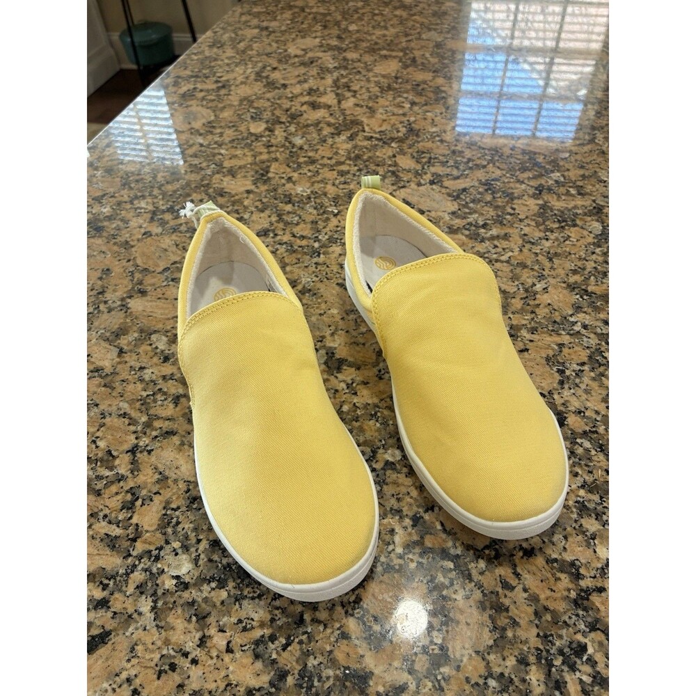 Vionic Beach Sun Yellow Canvas Slip-On Sneakers, Women's Size 8 New